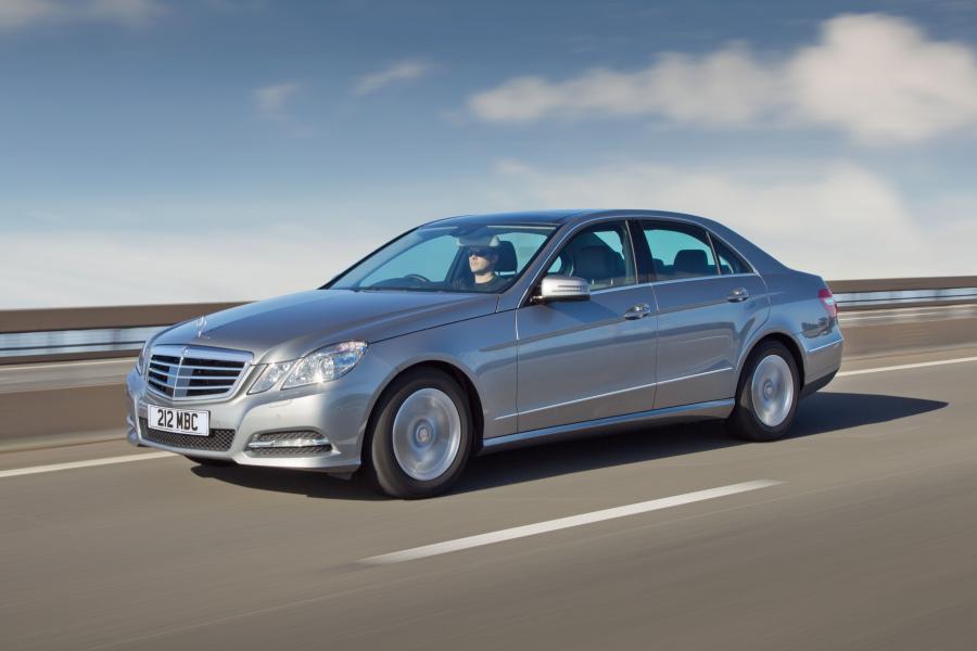  Mercedes-Benz E300 Hybrid Saloon 2012 года  (фото 1 из 58)